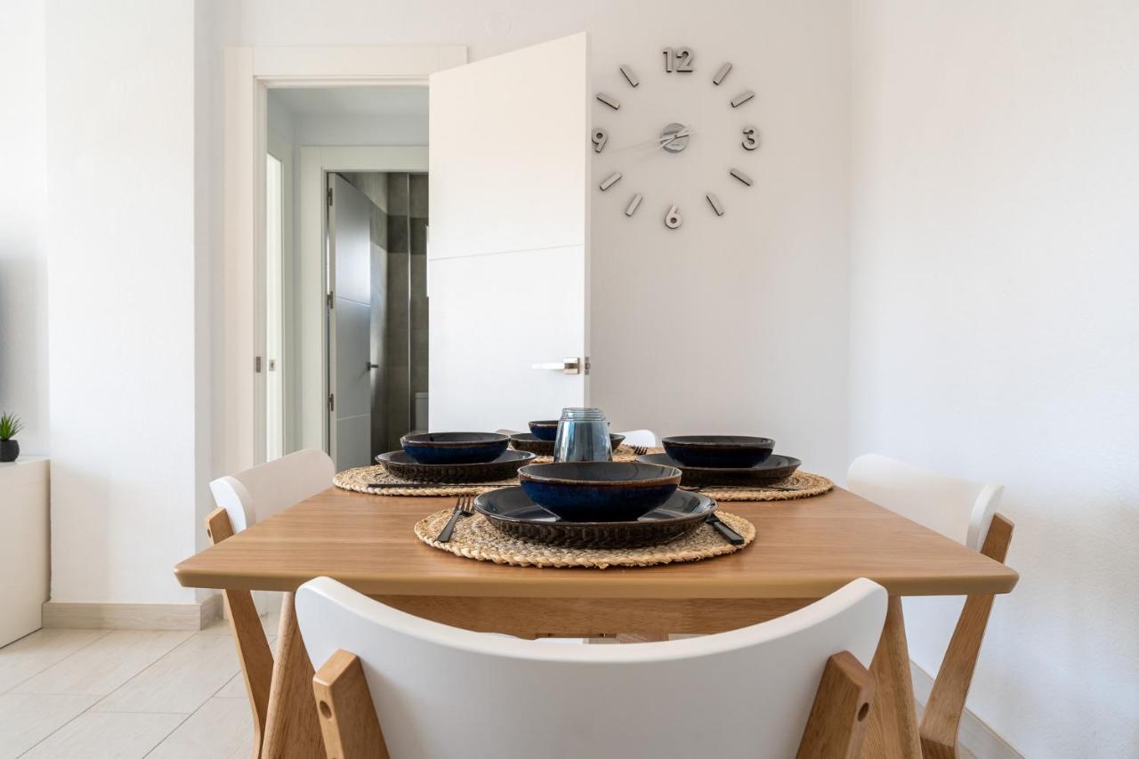 Sea View 2 Bedroom Apartment 2 Min Away From The Beach توريمولينوس المظهر الخارجي الصورة