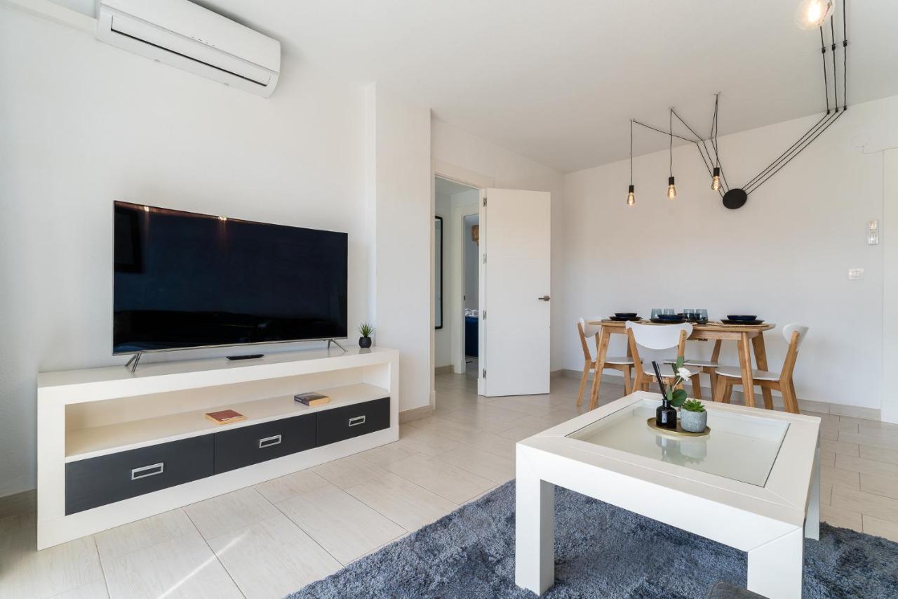 Sea View 2 Bedroom Apartment 2 Min Away From The Beach توريمولينوس المظهر الخارجي الصورة