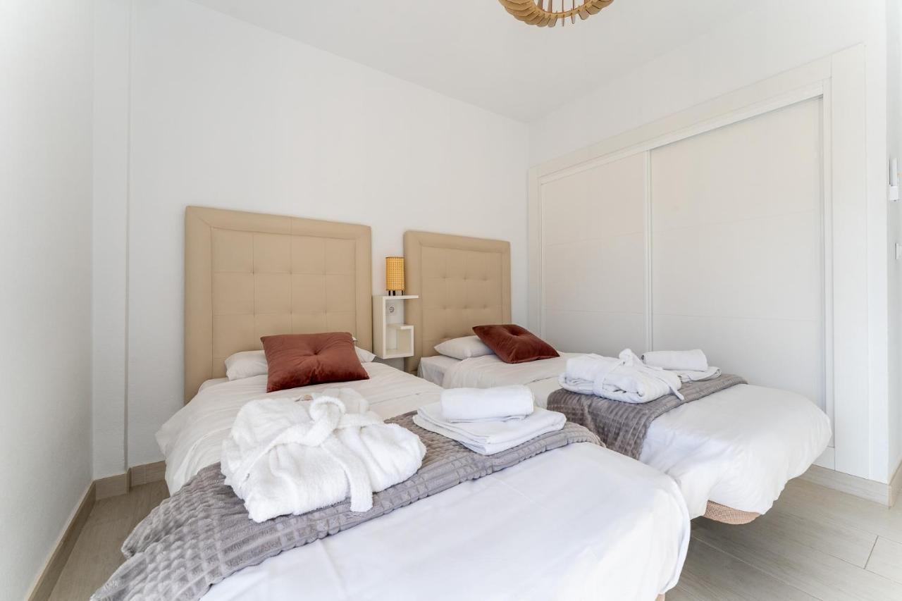 Sea View 2 Bedroom Apartment 2 Min Away From The Beach توريمولينوس المظهر الخارجي الصورة